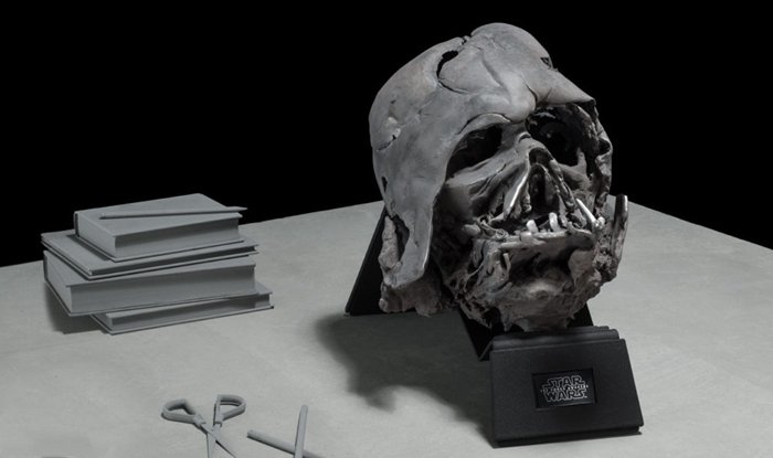 制作完成的Darth Vader頭盔