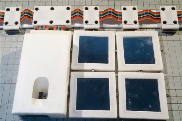 性感與高科技的結合 美女創客SexyCyborg又造3D打印LED鏡面塊裙子 性感與高科技的結合 美女創客SexyCyborg又造3D打印LED鏡面塊裙子