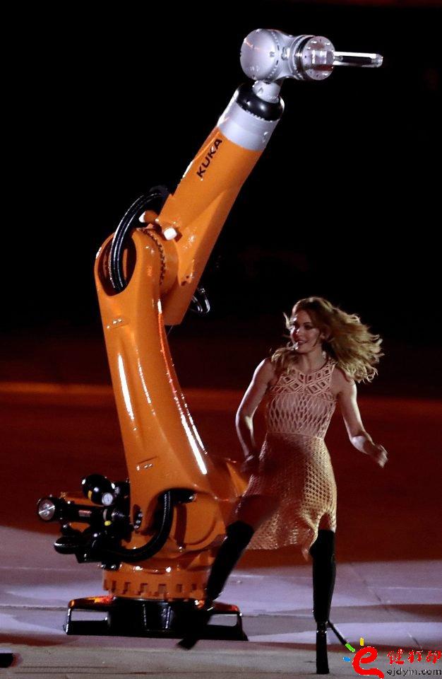 3D打印服裝_殘奧會(huì)開幕式之星Amy Purdy的3D打印連衣裙閃耀舞臺(tái) 3D打印服裝_殘奧會(huì)開幕式之星Amy Purdy的3D打印連衣裙閃耀舞臺(tái)