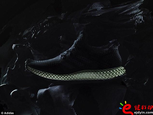 阿迪達(dá)斯率先推出3D打印量產(chǎn)時(shí)尚跑鞋,大量節(jié)約開(kāi)模具成本 阿迪達(dá)斯率先推出3D打印量產(chǎn)時(shí)尚跑鞋,大量節(jié)約開(kāi)模具成本